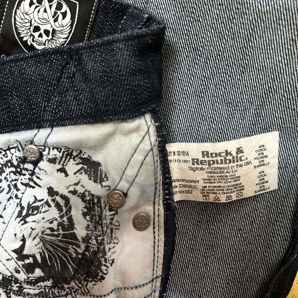 Rock & Republic Kasandra boot cut dark wash jeans. Size 26. - Picture 5 of 7